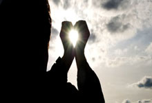 配资论坛线上:股票小额配资-家电三巨头半年考：格力独木难支 海尔美的多元破局